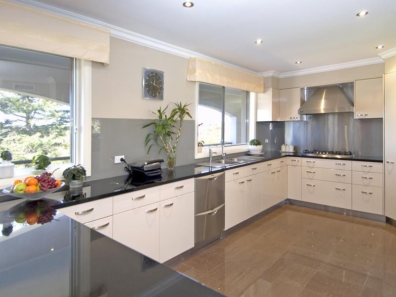 17 Walker Avenue, St Ives NSW 2075