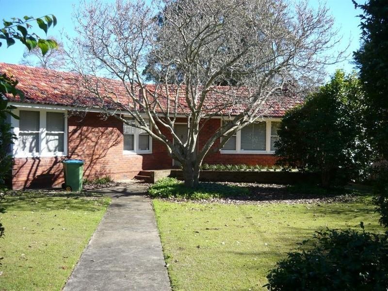 8 Karoom Avenue, St Ives NSW 2075