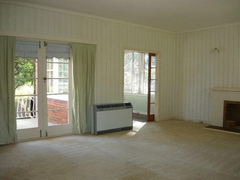 8 Karoom Avenue, St Ives NSW 2075