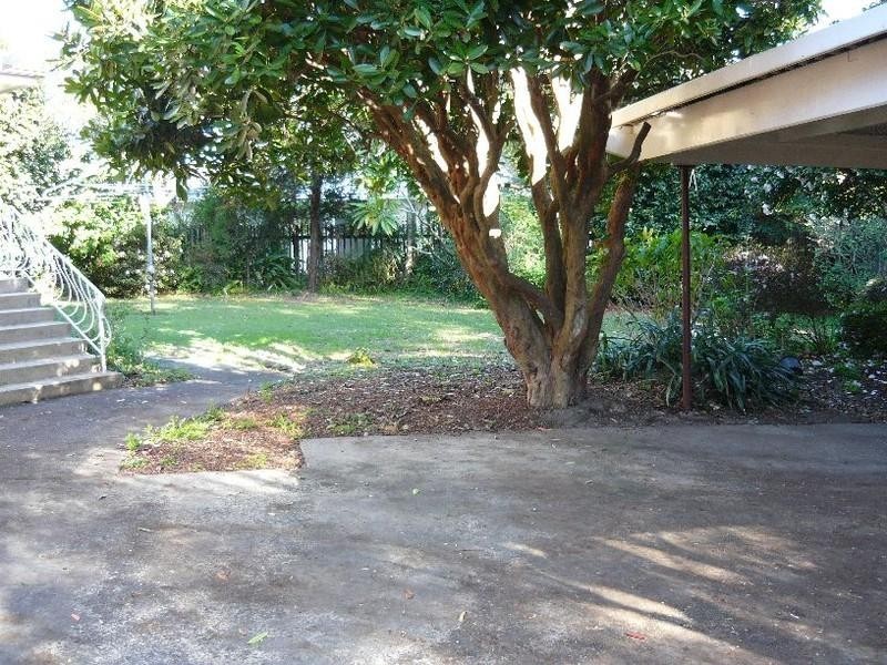 8 Karoom Avenue, St Ives NSW 2075