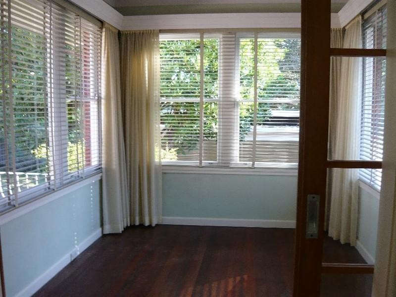 8 Karoom Avenue, St Ives NSW 2075