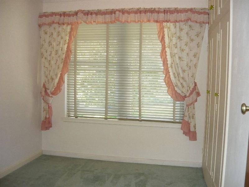 8 Karoom Avenue, St Ives NSW 2075