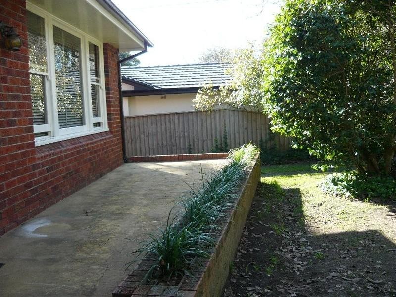 8 Karoom Avenue, St Ives NSW 2075