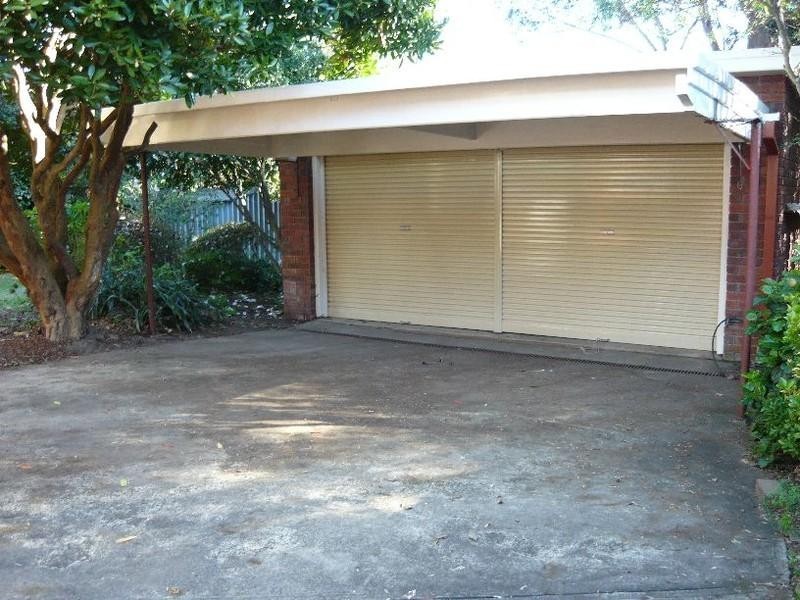 8 Karoom Avenue, St Ives NSW 2075