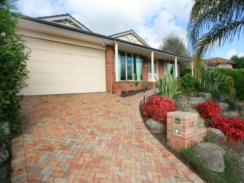 18 Clearwater Drive, Lilydale VIC 3140