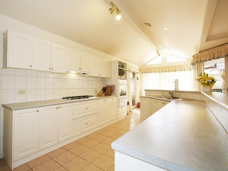 18 Clearwater Drive, Lilydale VIC 3140