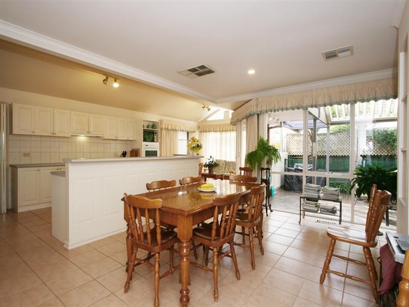 18 Clearwater Drive, Lilydale VIC 3140