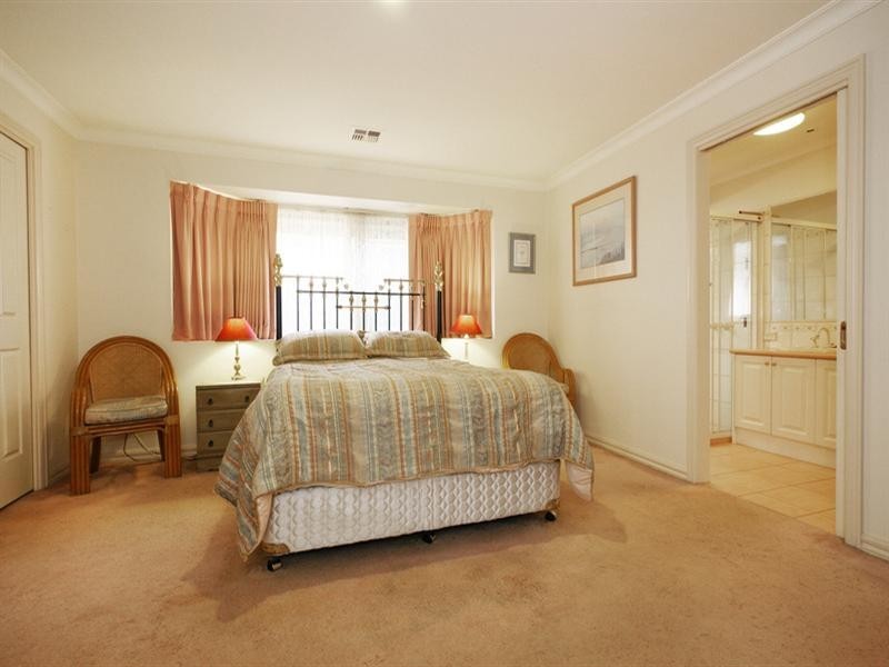 18 Clearwater Drive, Lilydale VIC 3140