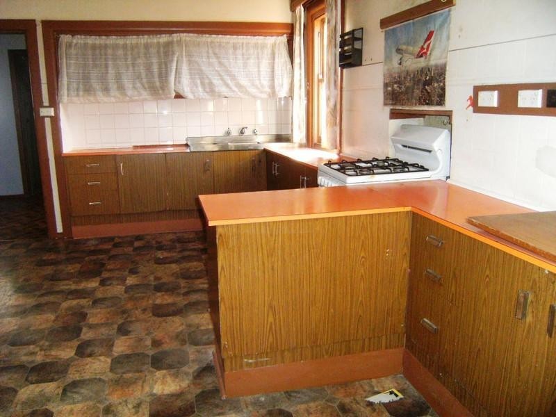 10 Dempster Street, Tottenham VIC 3012