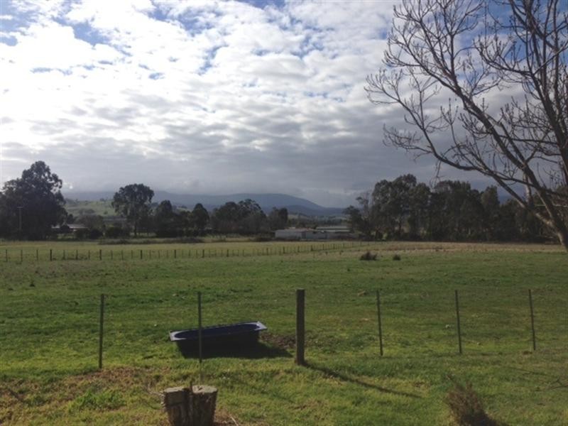 22 Henderson Drive, Yarra Glen VIC 3775
