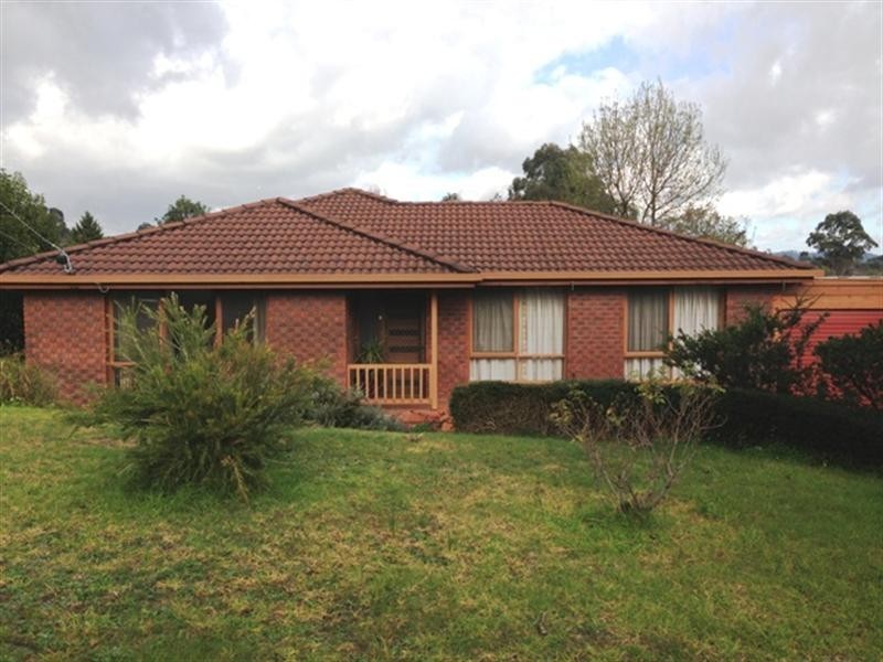 4 Songbird Avenue, Chirnside Park VIC 3116