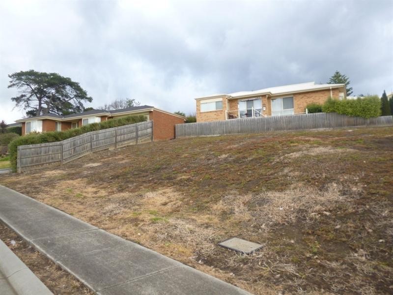 1 Roeschinger Way, Lilydale VIC 3140