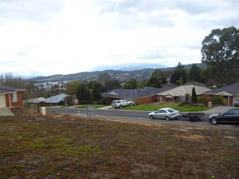 1 Roeschinger Way, Lilydale VIC 3140