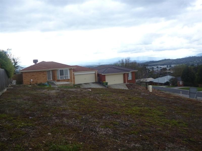 1 Roeschinger Way, Lilydale VIC 3140