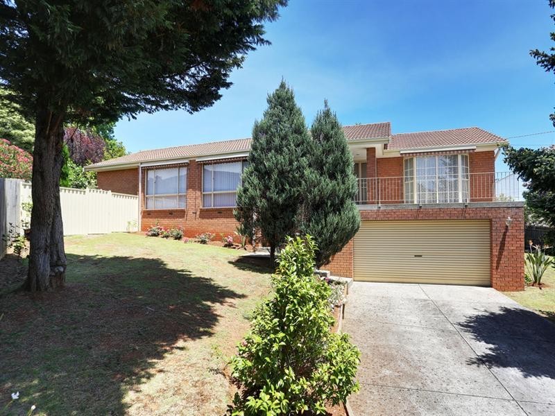 16 Saddleback Ridge, Chirnside Park VIC 3116