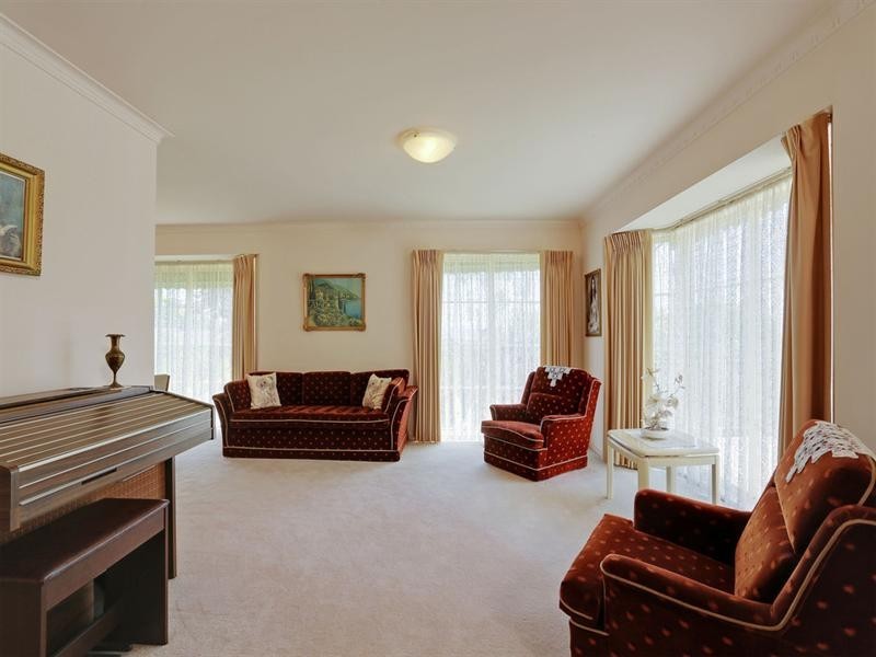 16 Saddleback Ridge, Chirnside Park VIC 3116