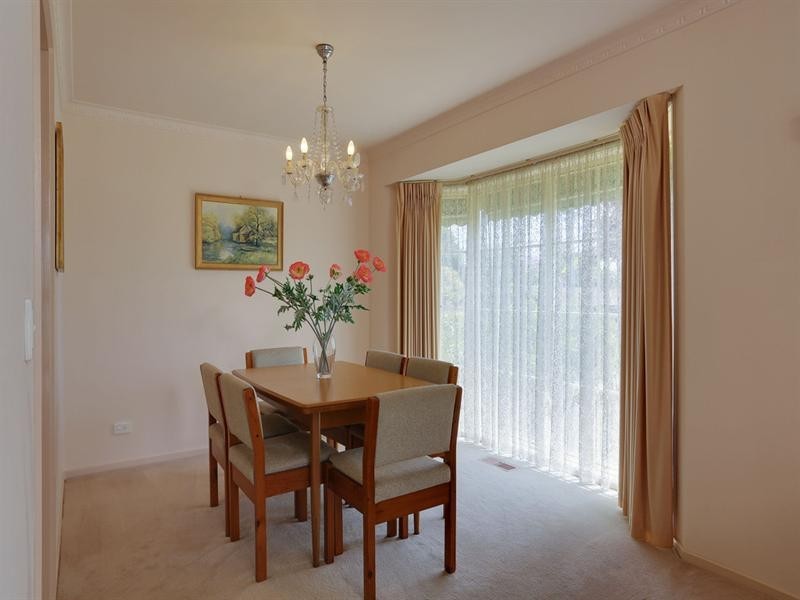 16 Saddleback Ridge, Chirnside Park VIC 3116