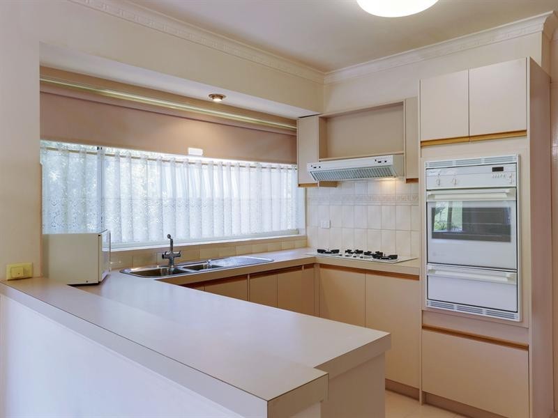 16 Saddleback Ridge, Chirnside Park VIC 3116