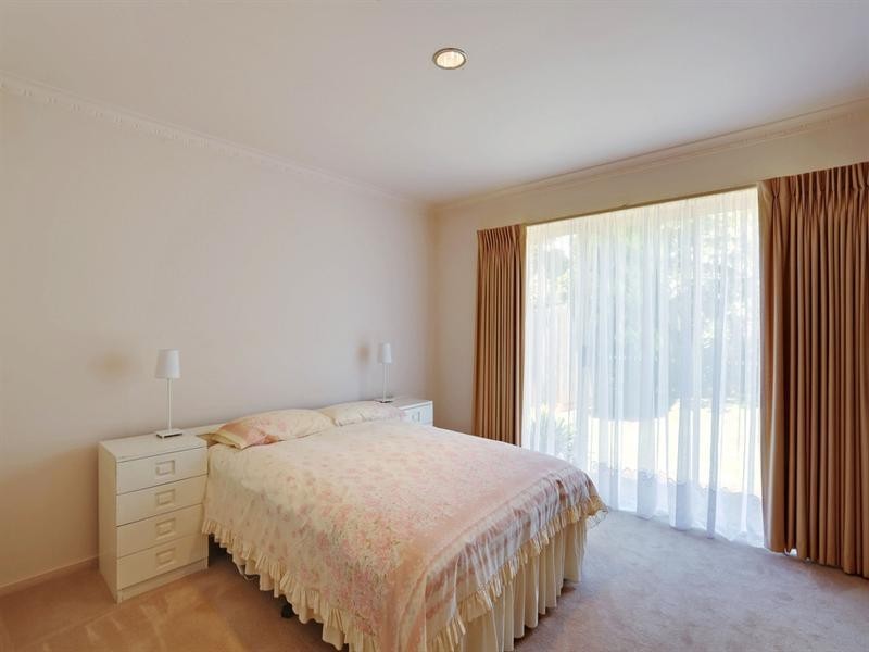 16 Saddleback Ridge, Chirnside Park VIC 3116