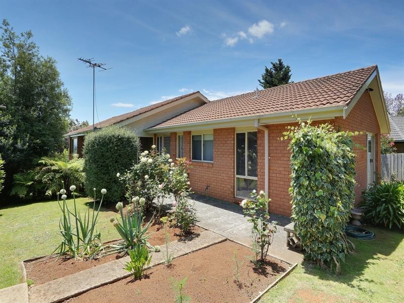 16 Saddleback Ridge, Chirnside Park VIC 3116