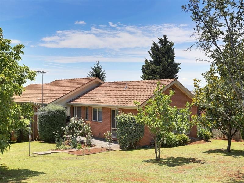 16 Saddleback Ridge, Chirnside Park VIC 3116