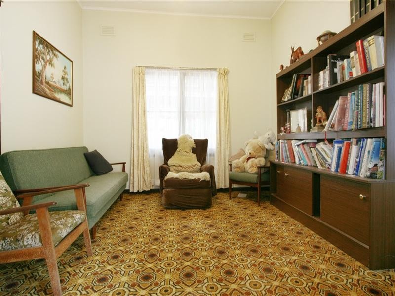 38 Surrey Road West, Croydon VIC 3136
