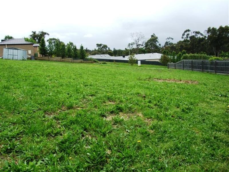 7 Bellbird Place, Wandin North VIC 3139