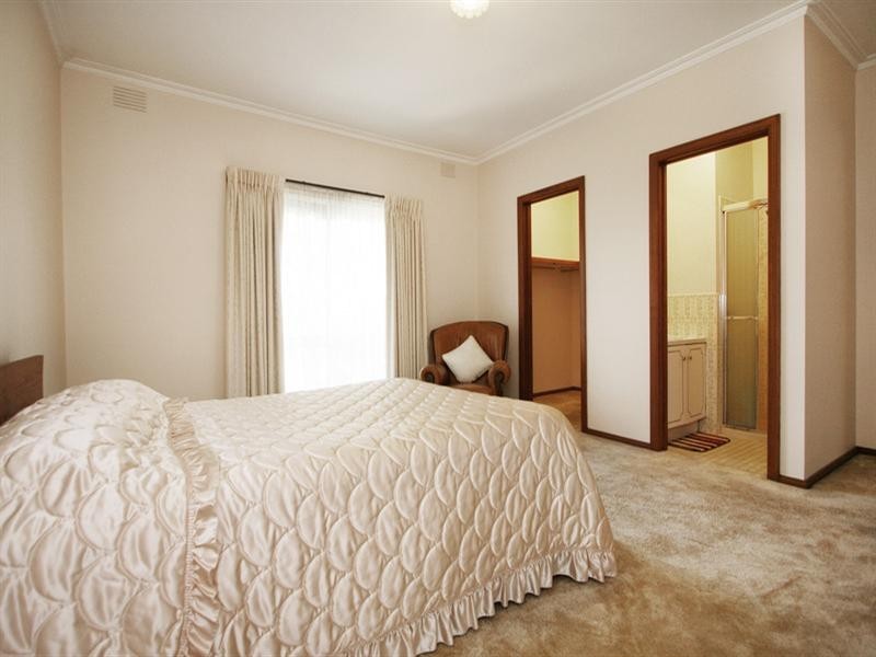 15 Pine Street, Lilydale VIC 3140