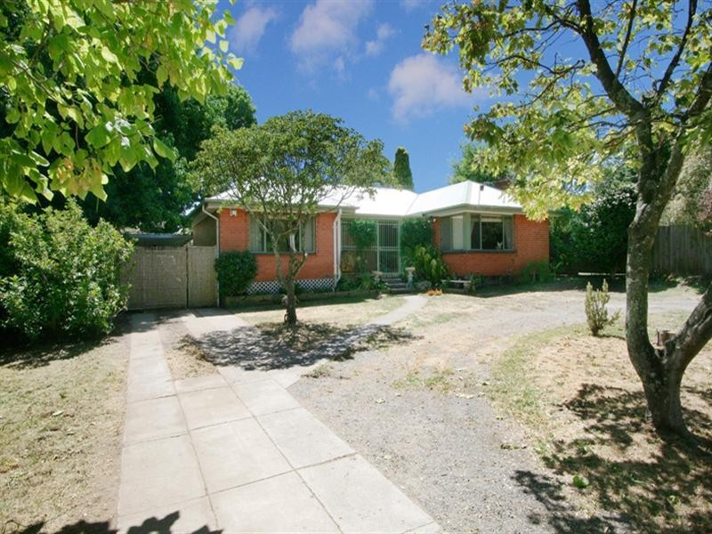 9 Lomond Avenue, Kilsyth VIC 3137