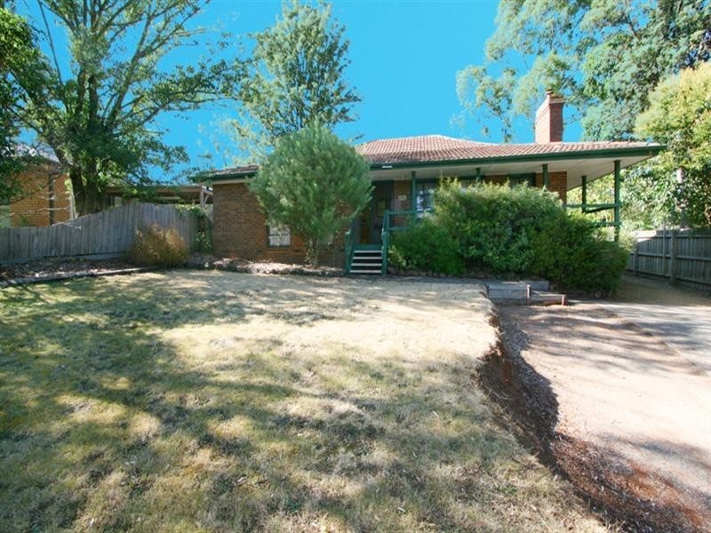 34 Churchill Drive, Mooroolbark VIC 3138