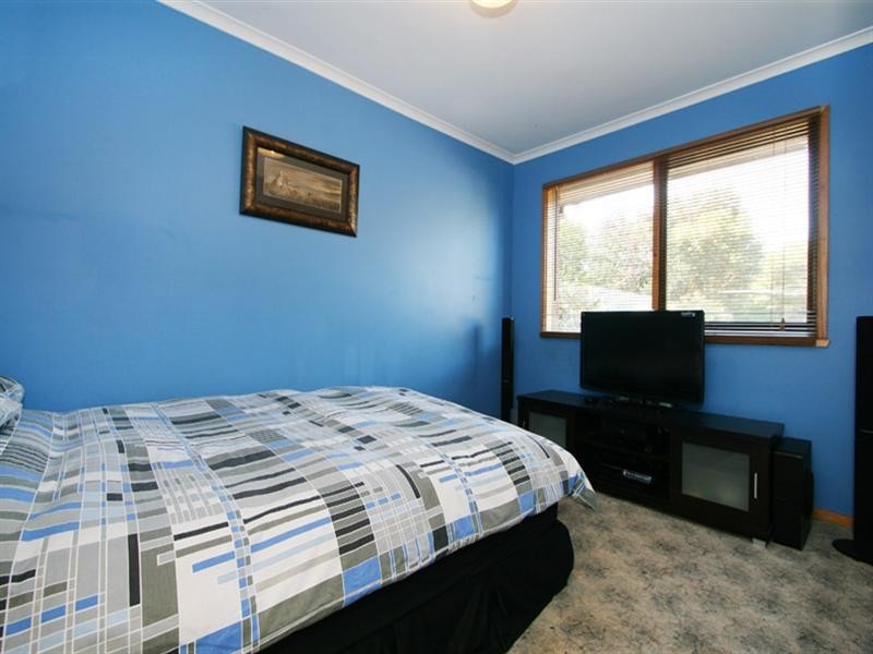 34 Churchill Drive, Mooroolbark VIC 3138