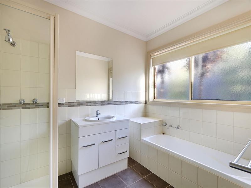 15 St James Park Rise, Mooroolbark VIC 3138