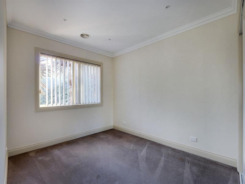 15 St James Park Rise, Mooroolbark VIC 3138