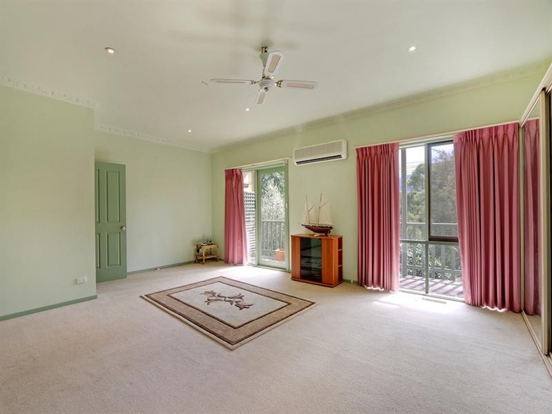 5 Sundew Parade, Launching Place VIC 3139