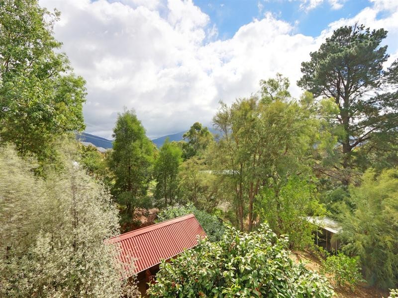 5 Sundew Parade, Launching Place VIC 3139