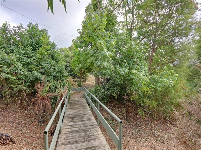 5 Sundew Parade, Launching Place VIC 3139