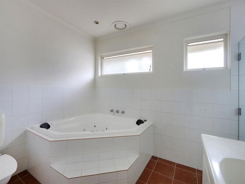 80 Cave Hill Road, Lilydale VIC 3140