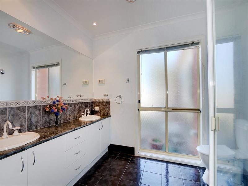 30 Mentor Grove, Lilydale VIC 3140