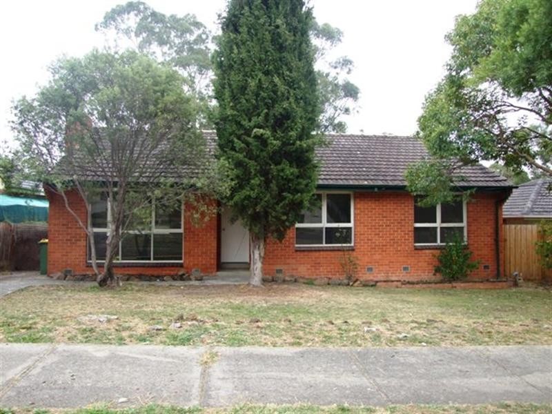 77 Highview Drive, Mooroolbark VIC 3138