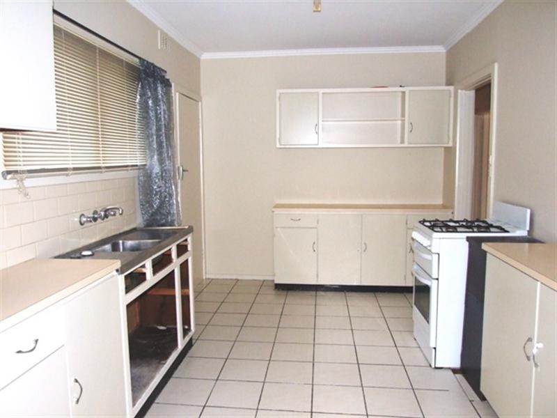 77 Highview Drive, Mooroolbark VIC 3138