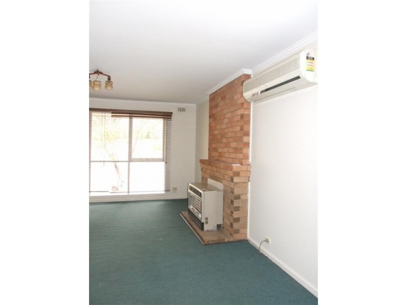 77 Highview Drive, Mooroolbark VIC 3138