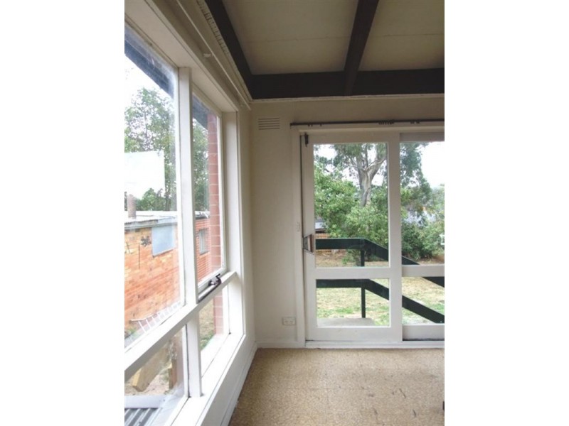 77 Highview Drive, Mooroolbark VIC 3138