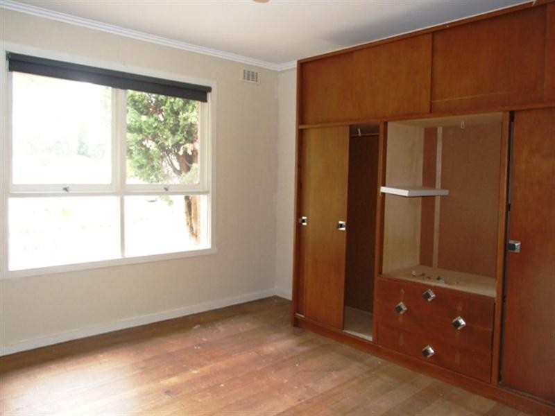 77 Highview Drive, Mooroolbark VIC 3138