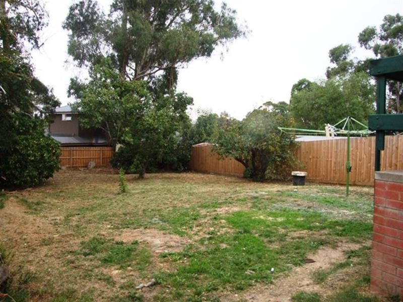 77 Highview Drive, Mooroolbark VIC 3138