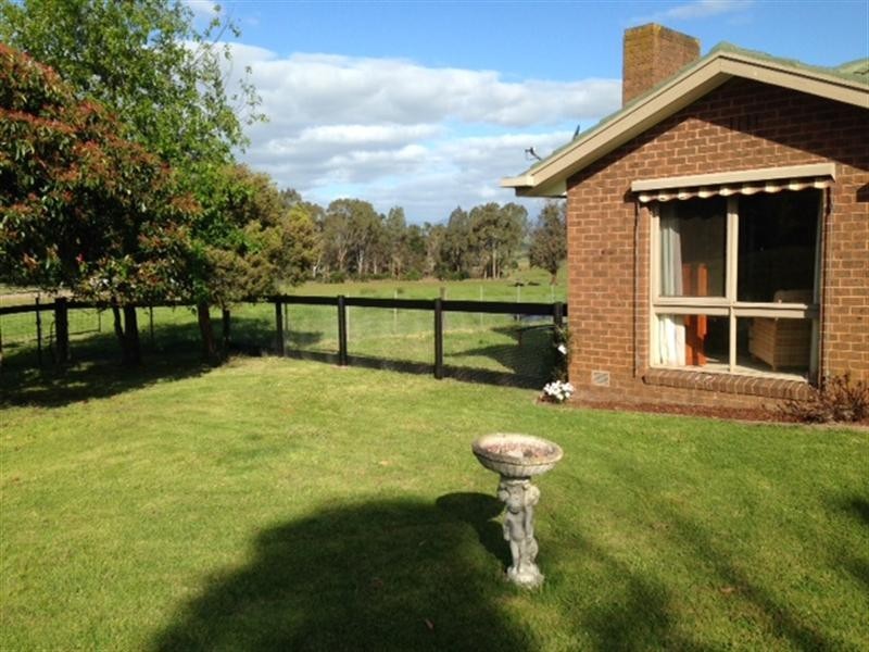 22 Henderson Drive, Yarra Glen VIC 3775