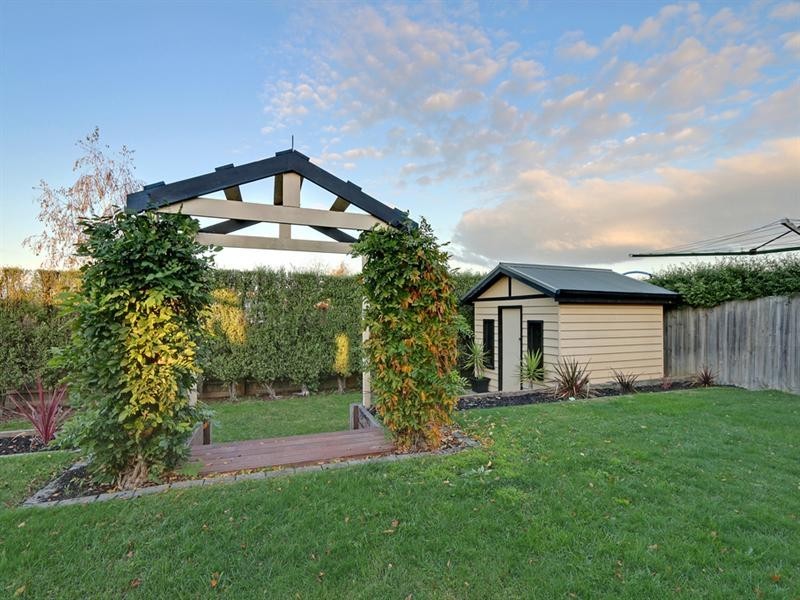 22 Kingsburgh Lane, Lilydale VIC 3140