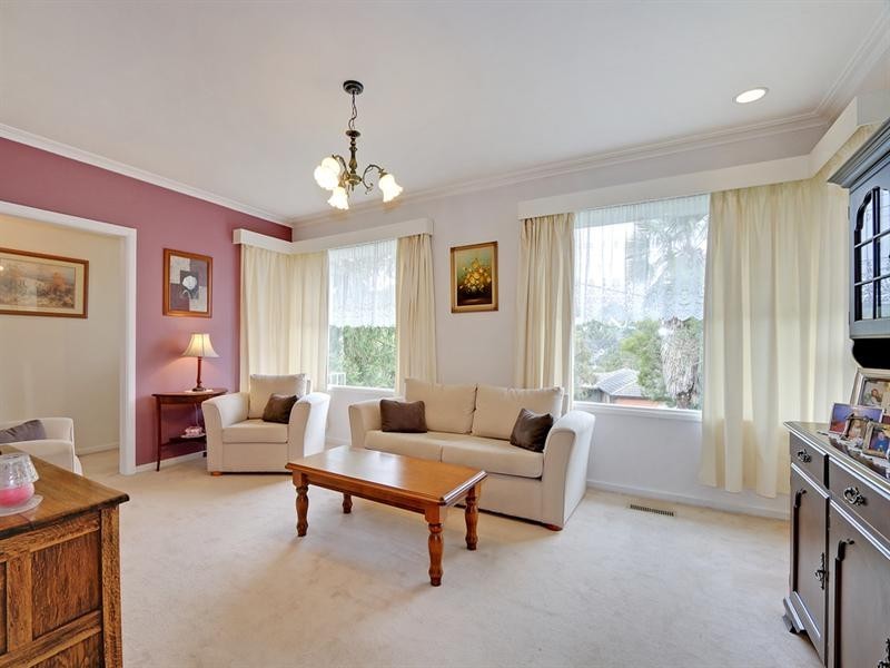 43 Winyard Drive, Mooroolbark VIC 3138
