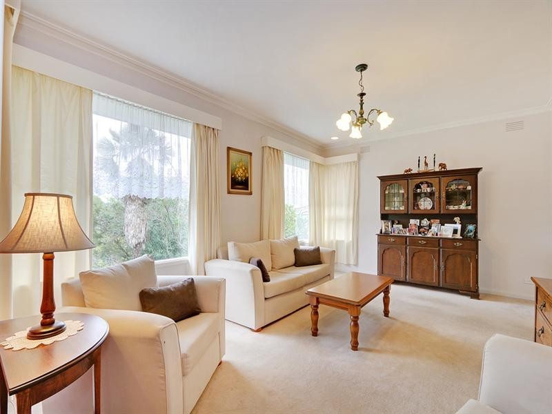 43 Winyard Drive, Mooroolbark VIC 3138