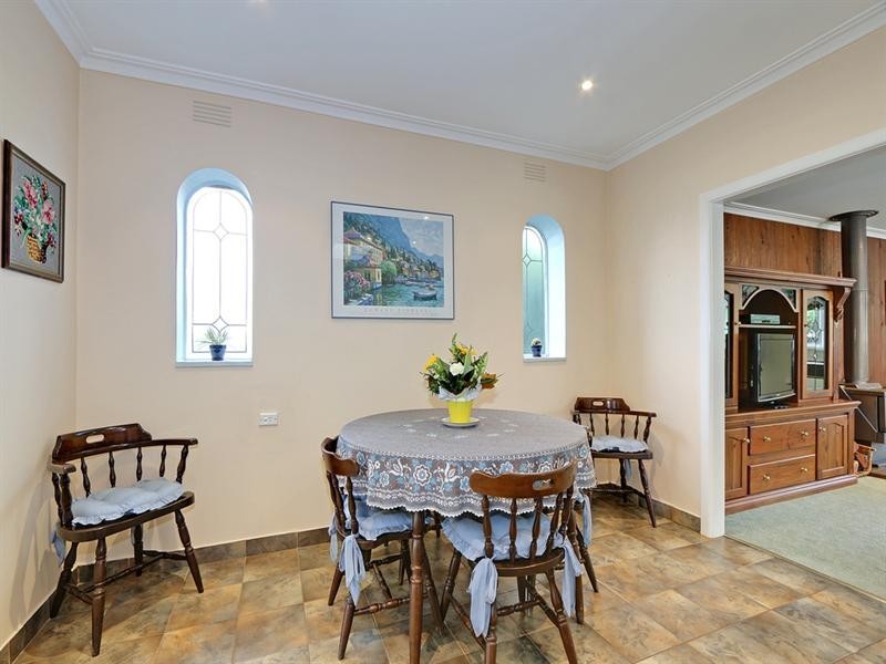 43 Winyard Drive, Mooroolbark VIC 3138