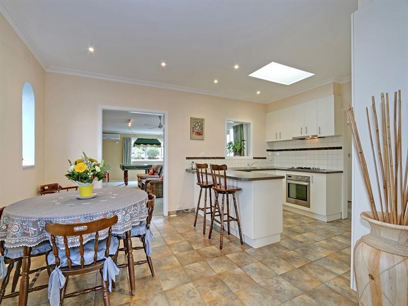 43 Winyard Drive, Mooroolbark VIC 3138